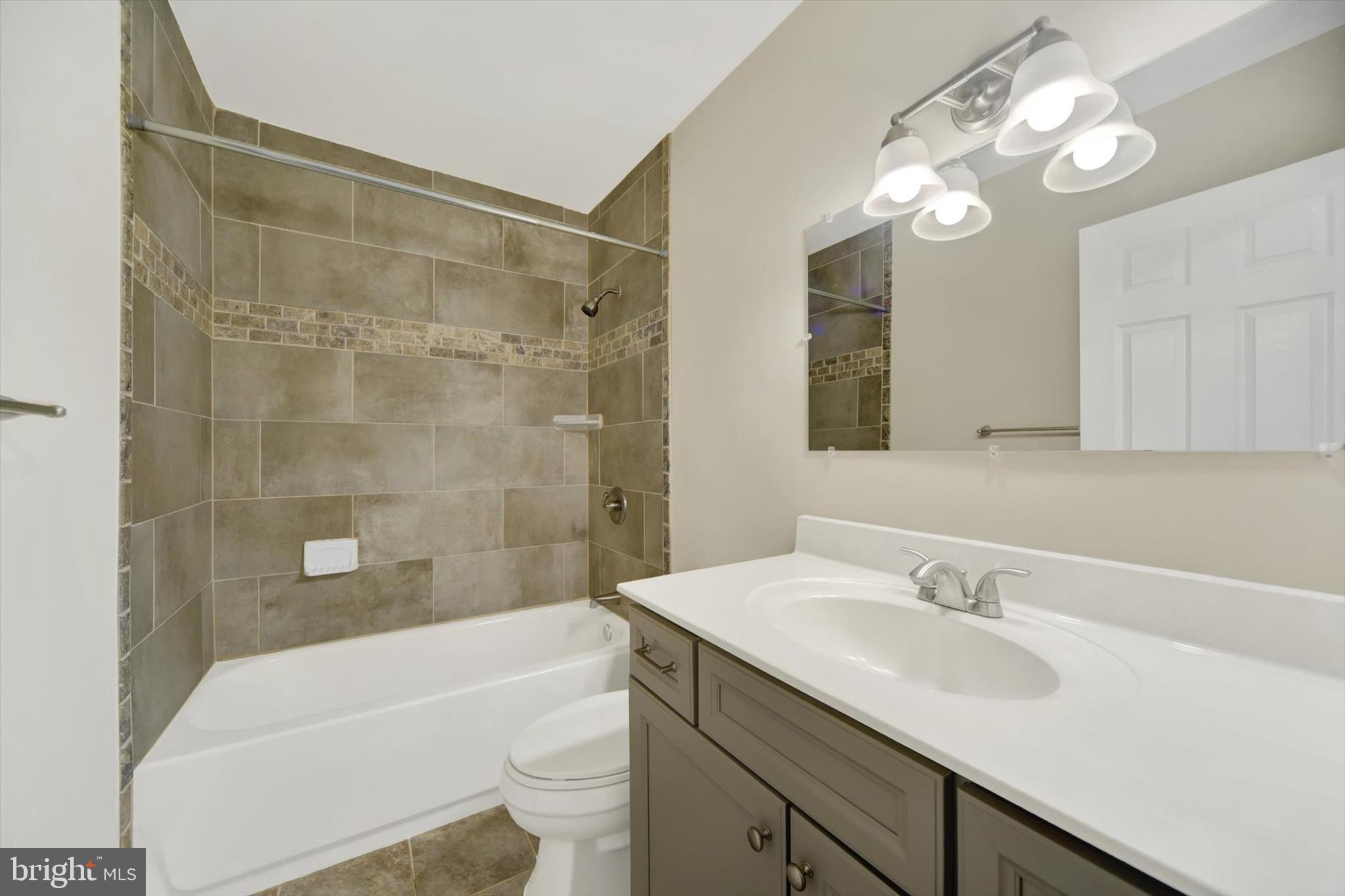 413 Colonial Ridge Lane Arnold, MD 21012 - Photo 12 of 25 Primary bathroom