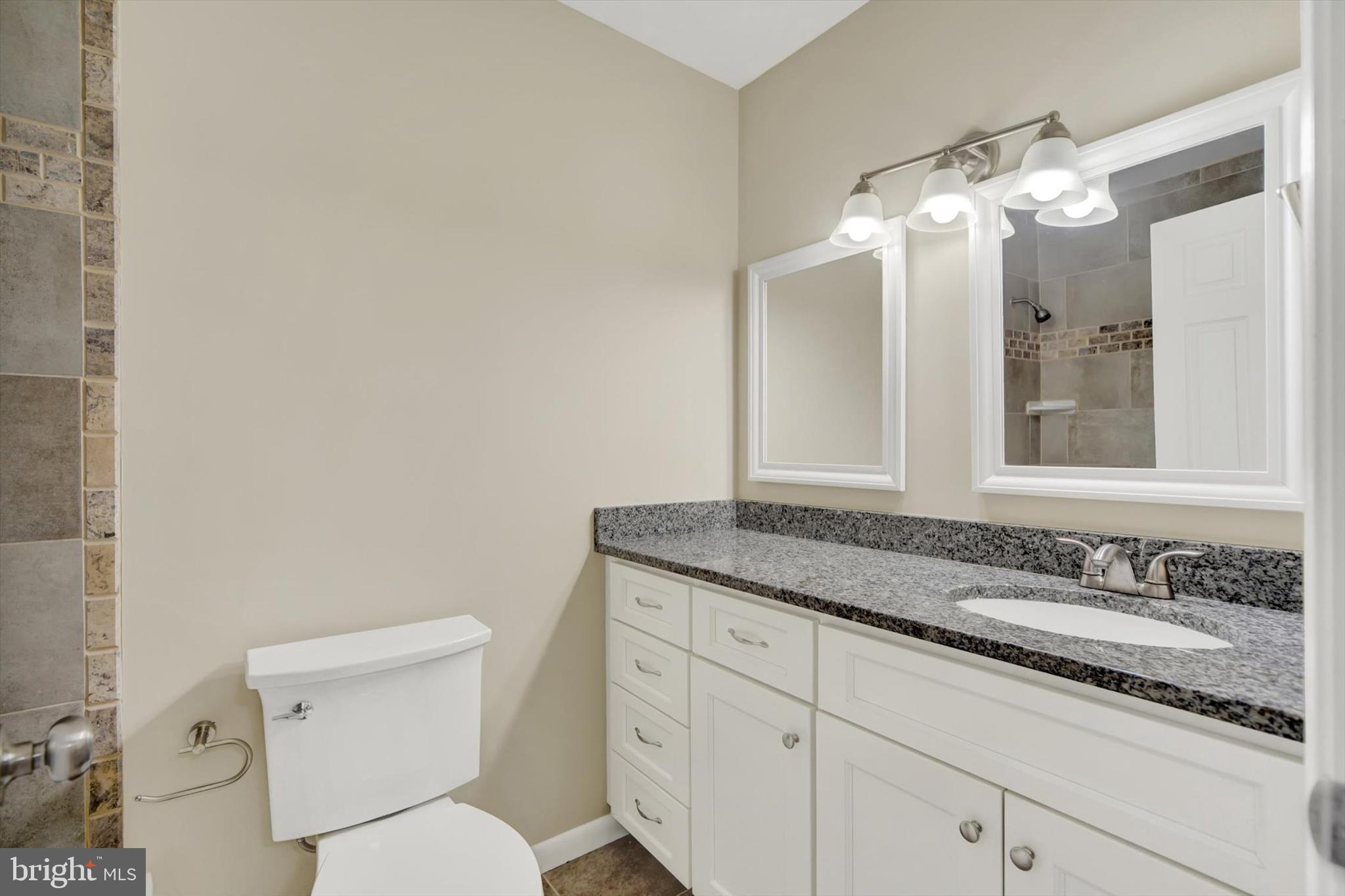 413 Colonial Ridge Lane Arnold, MD 21012 - Photo 17 of 25 Hallway full bathroom