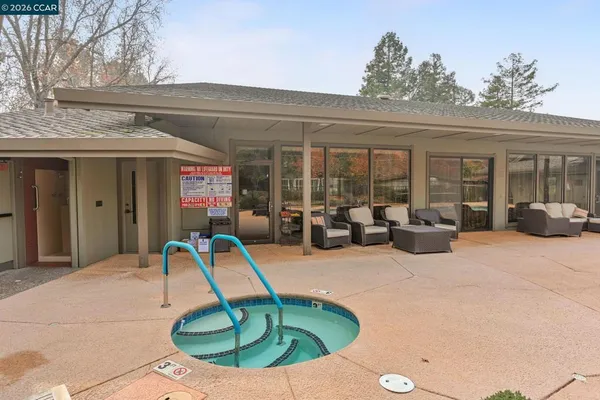 $340,000 | 1201 Monument Boulevard, Concord, CA 94520