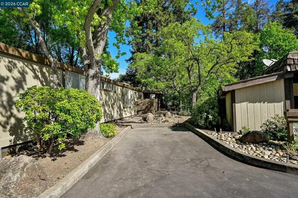 $340,000 | 1201 Monument Boulevard, Concord, CA 94520