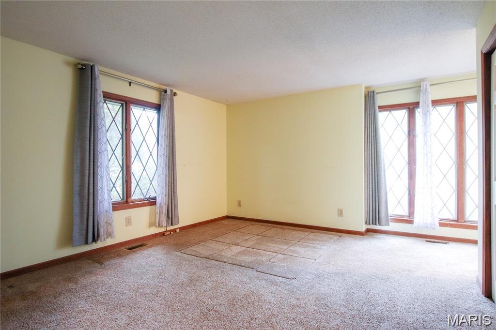 566 Country Lane Sullivan, MO 63080 - Photo 13 of 31