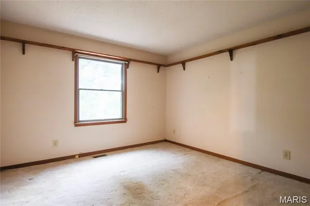 $277,000 | 566 Country Lane, Sullivan, MO 63080