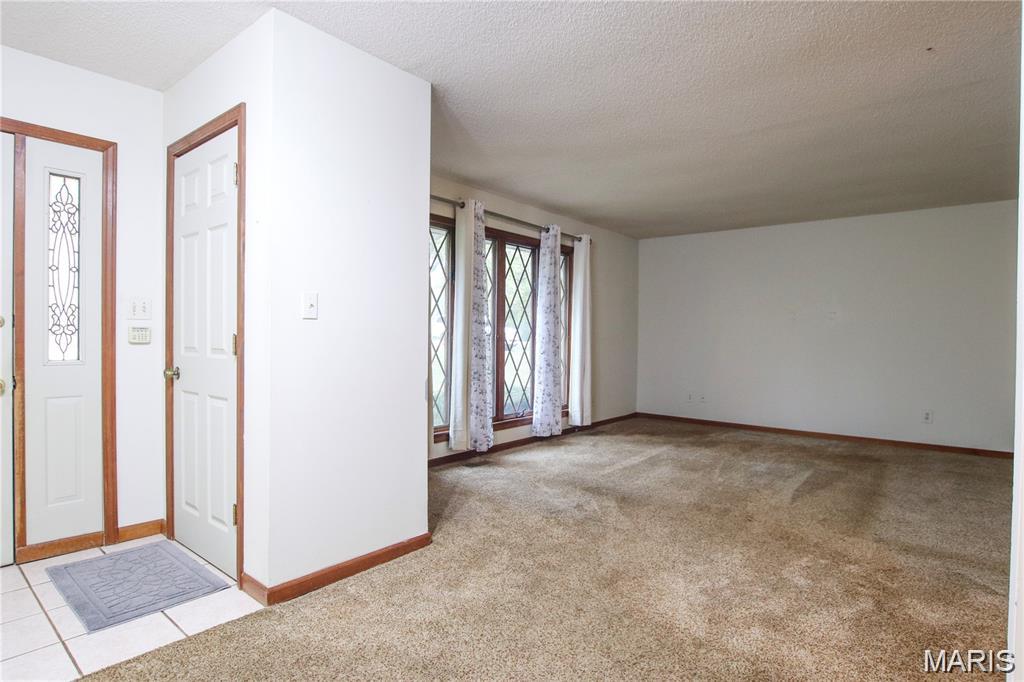 566 Country Lane Sullivan, MO 63080 - Photo 5 of 31