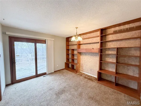 $265,000 | 566 Country Lane, Sullivan, MO 63080