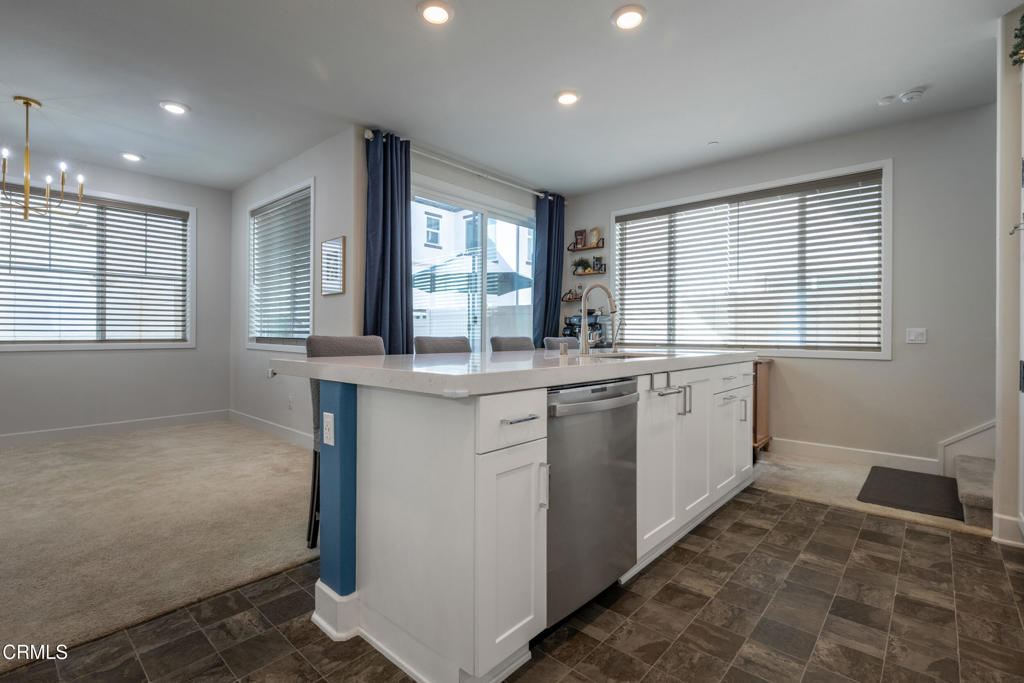 3067 Harrison Lane Simi Valley, CA 93065 - Photo 11 of 46 016