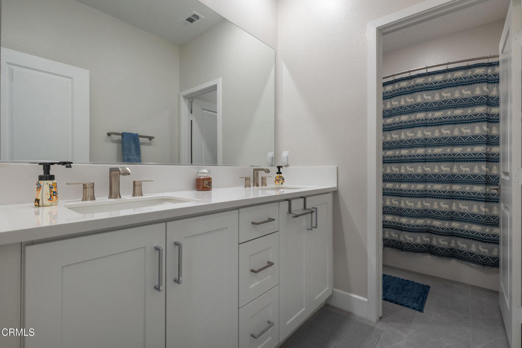 3067 Harrison Lane Simi Valley, CA 93065 - Photo 15 of 46 020