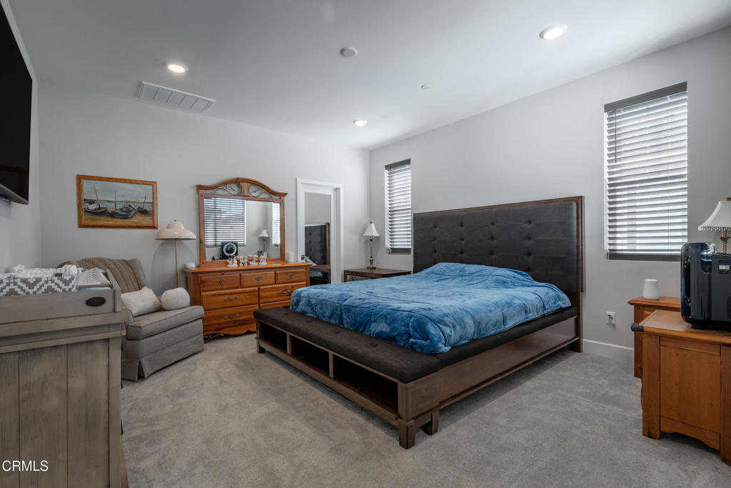 3067 Harrison Lane Simi Valley, CA 93065 - Photo 19 of 46 024