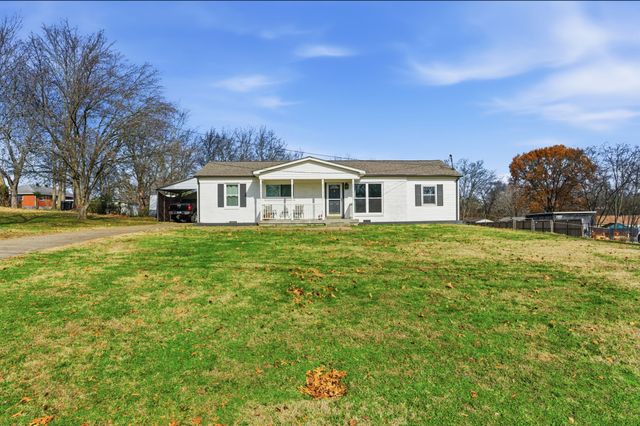 $399,900 | 919 Sun Valley Drive, Madison, TN 37115