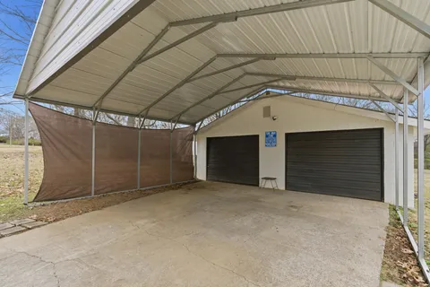 a view of a garage