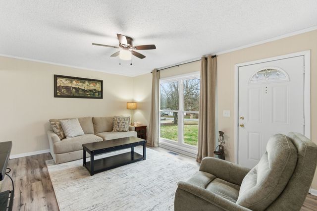 $399,900 | 919 Sun Valley Drive, Madison, TN 37115