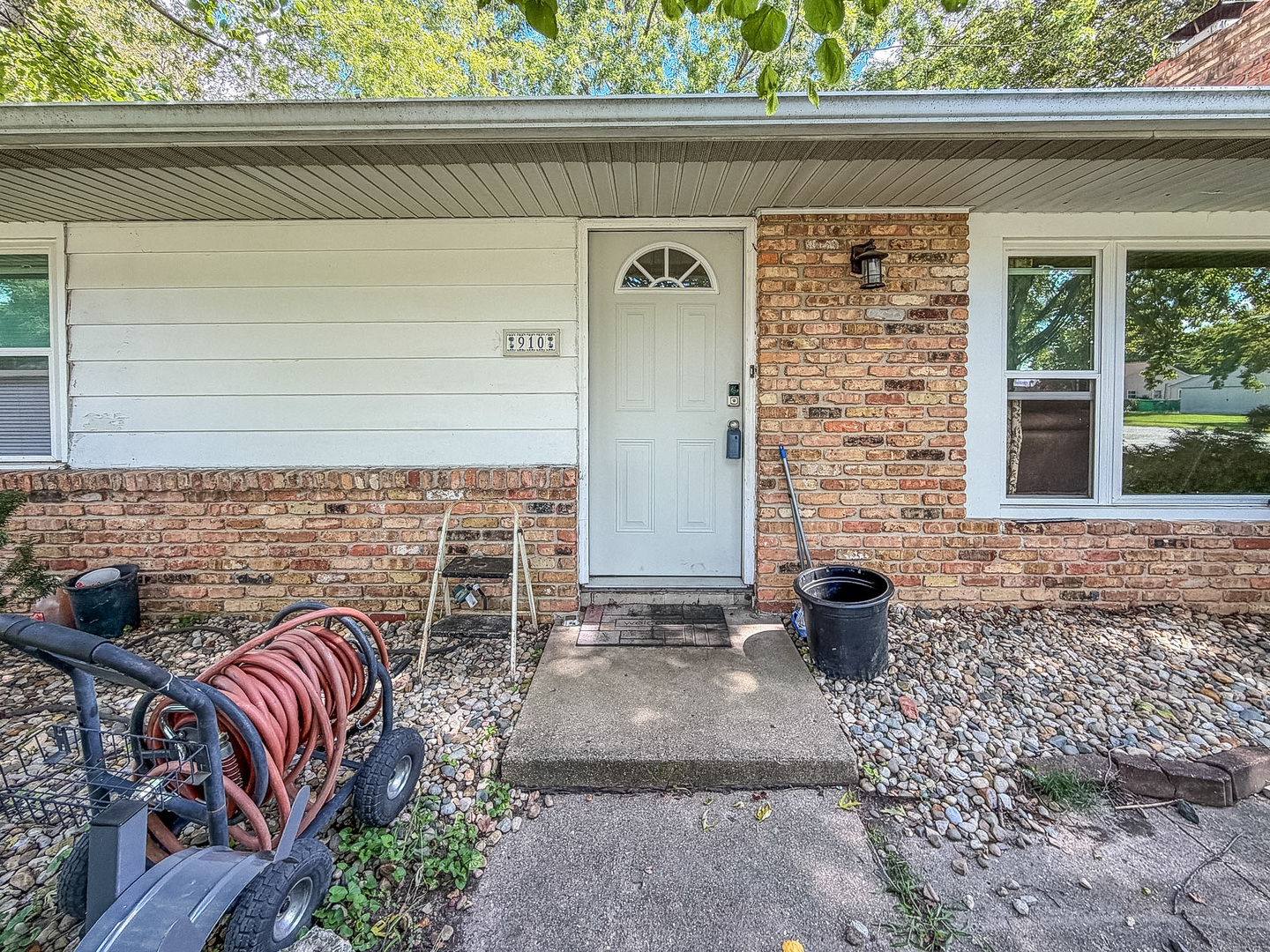 910 Maplepark Drive Champaign, IL 61821 - Photo 4 of 22 Gallery Image 4