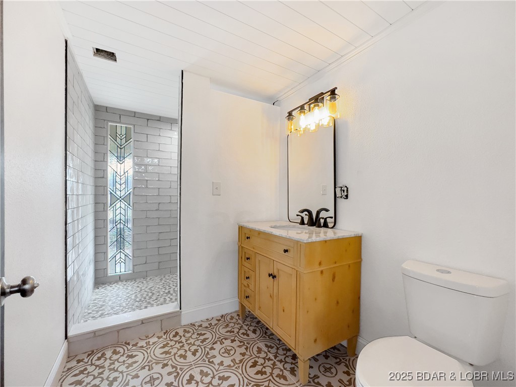 45 Lake Road Camdenton, MO 65020 - Photo 13 of 41