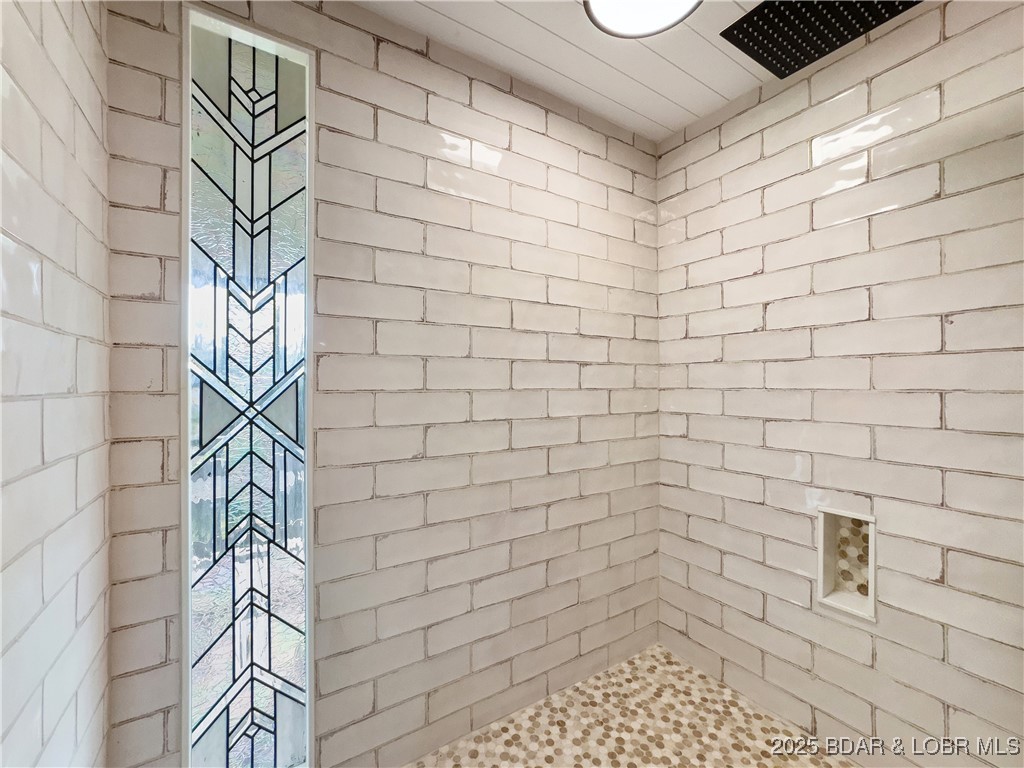 45 Lake Road Camdenton, MO 65020 - Photo 14 of 41