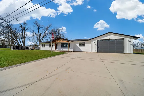 $374,900 | 2314 Westward Drive, Spring Grove, IL 60081