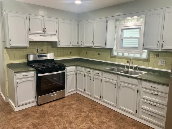 $2,300 | 3547 West Diversey Avenue, Unit 2, Chicago, IL 60647