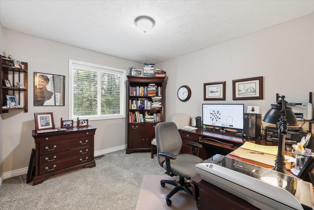 9515 North Loganberry Court Spokane, WA 99208 - Photo 17 of 34