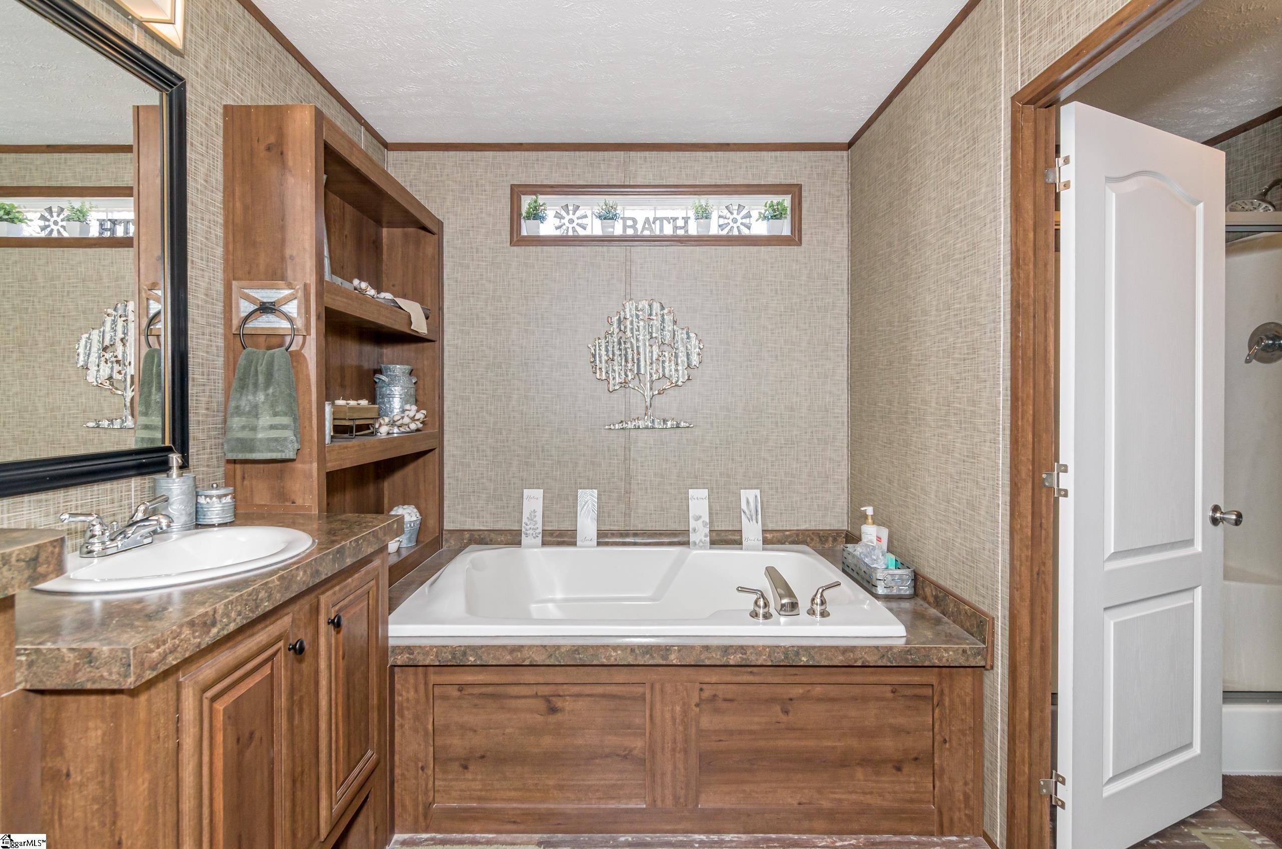 2368 Buckhorn Road Greer, SC 29651 - Photo 18 of 36 Gallery Image 18