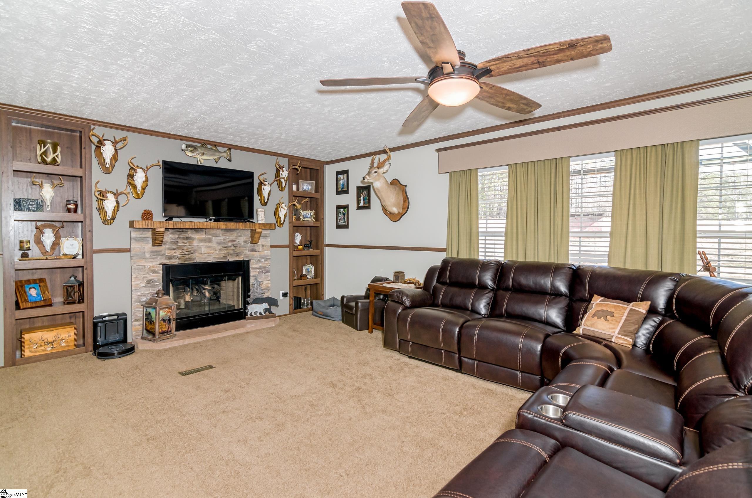 2368 Buckhorn Road Greer, SC 29651 - Photo 4 of 36 Gallery Image 4