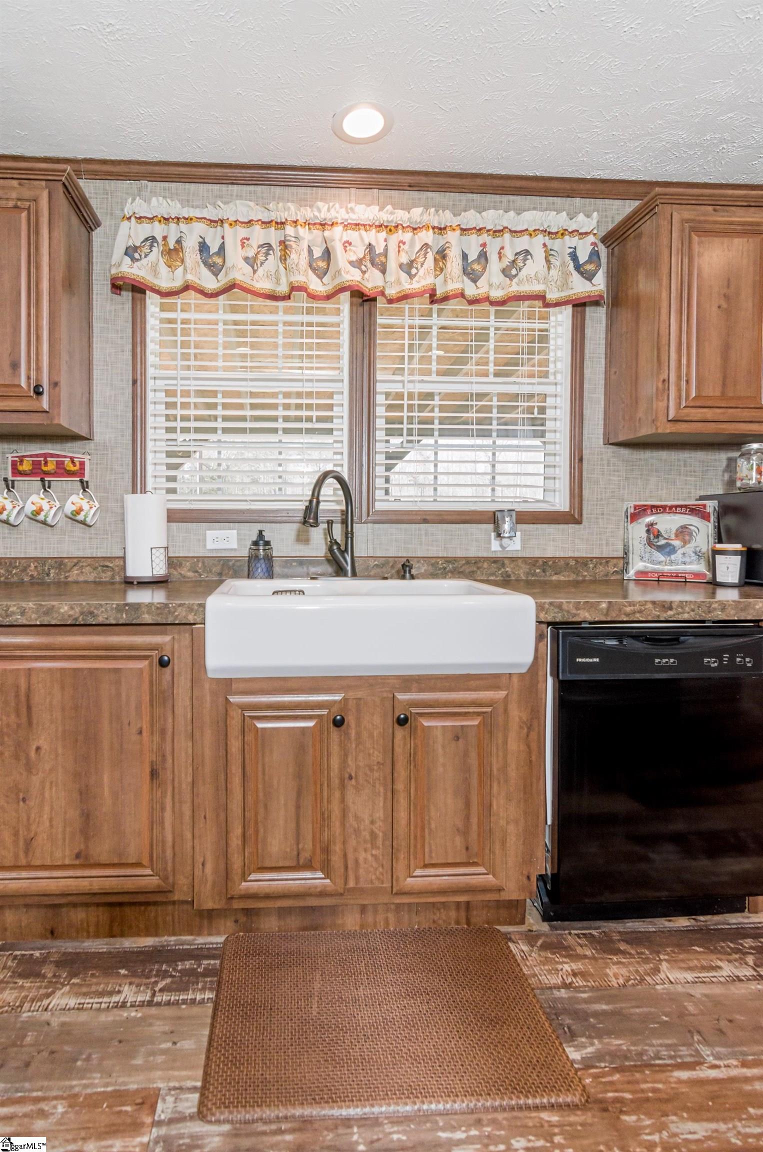 2368 Buckhorn Road Greer, SC 29651 - Photo 9 of 36 Gallery Image 9