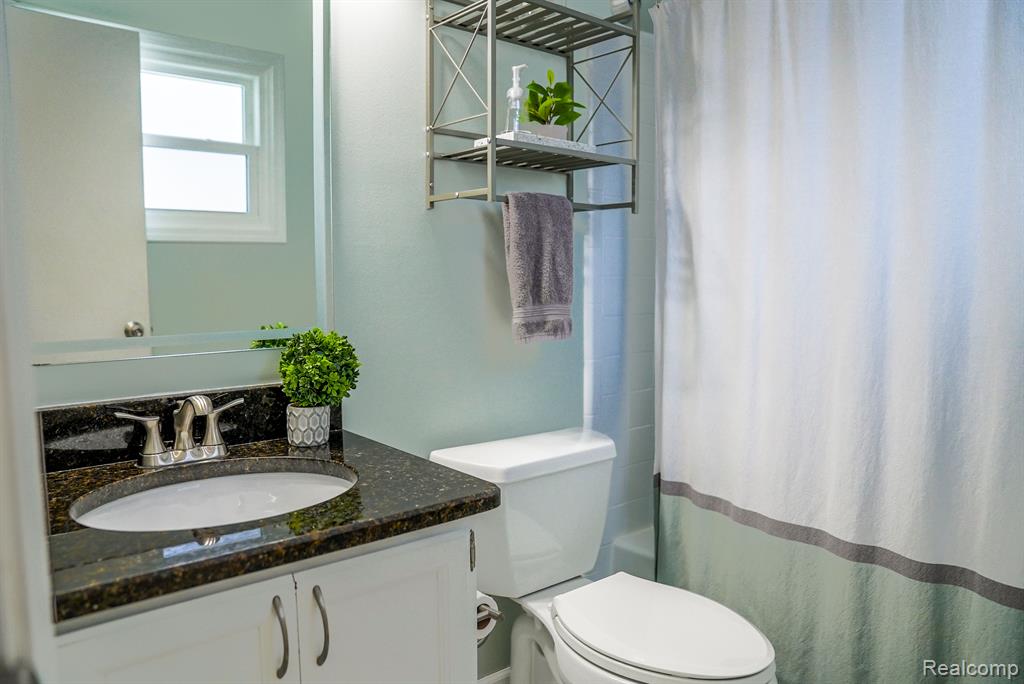 708 Dressler Lane Rochester Hills, MI 48307 - Photo 14 of 24
