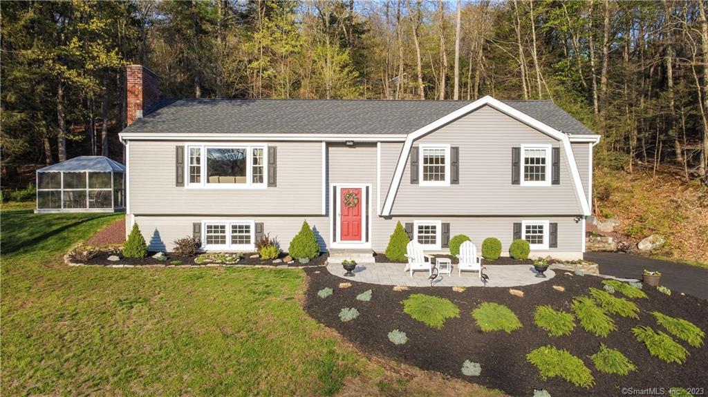 Welcome to 264 New Rd. Avon