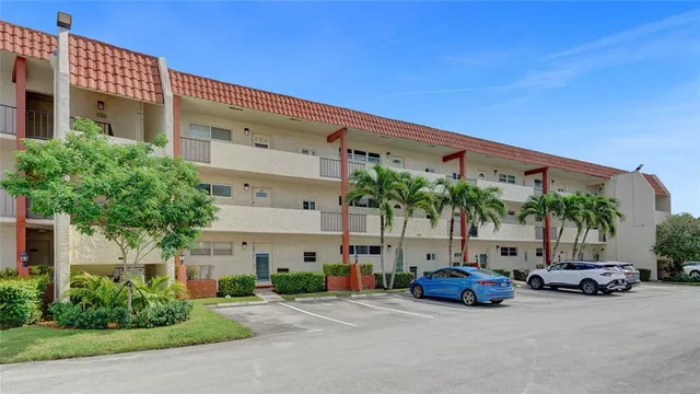 $1,600 | 681 South Hollybrook Drive, Unit 203, Pembroke Pines, FL 33025