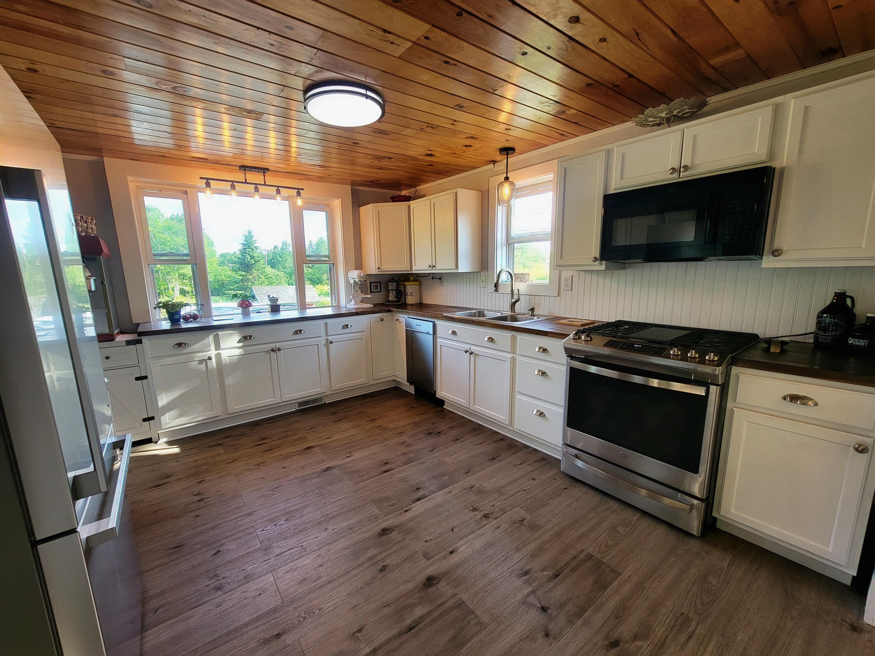 368 Main Road Charleston, ME 04422 - Photo 21 of 58 Kitchen