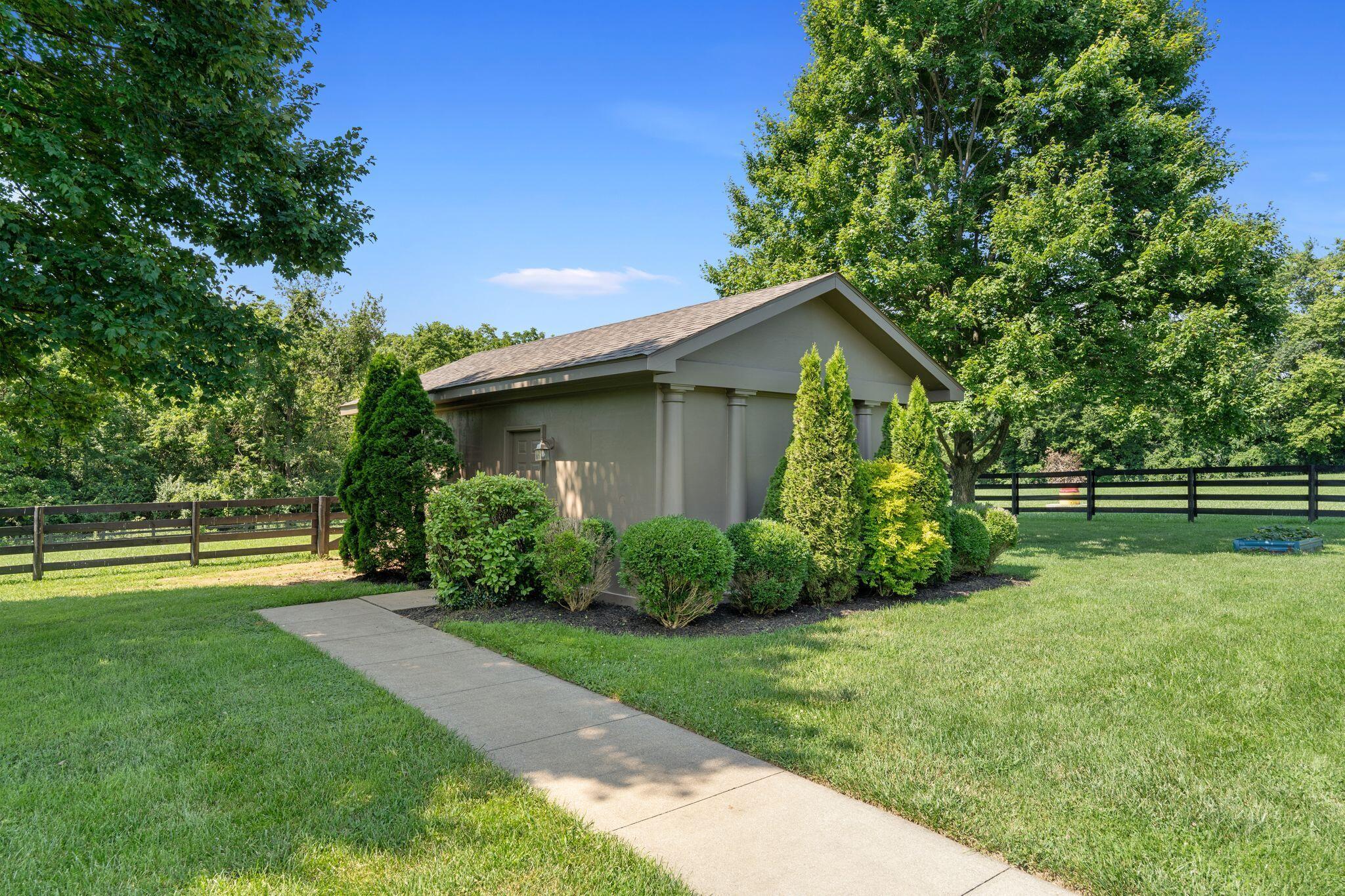 3905 North Cleveland Road Lexington, KY 40516 - Photo 144 of 188 183_F2008791