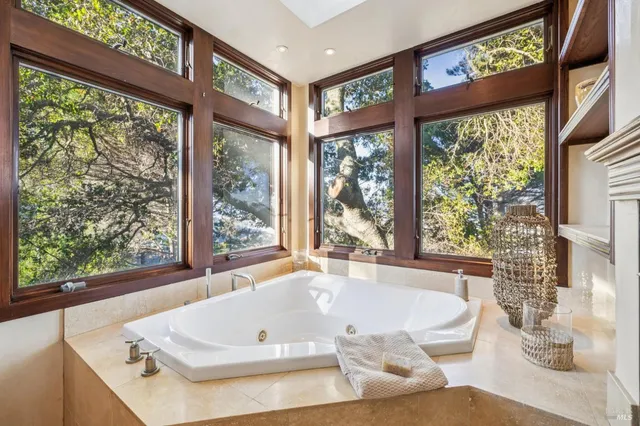 $2,995,000 | 25 Oakhurst Road, San Rafael, CA 94901