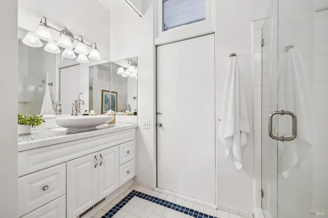 $2,995,000 | 25 Oakhurst Road, San Rafael, CA 94901