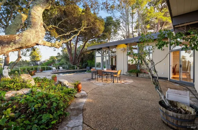 $2,995,000 | 25 Oakhurst Road, San Rafael, CA 94901