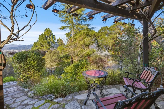 $2,995,000 | 25 Oakhurst Road, San Rafael, CA 94901