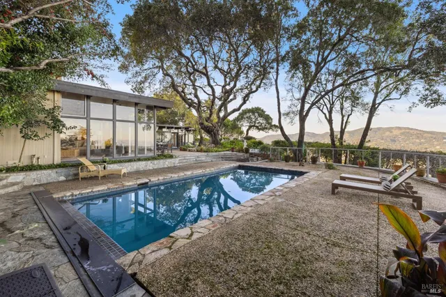 $2,995,000 | 25 Oakhurst Road, San Rafael, CA 94901