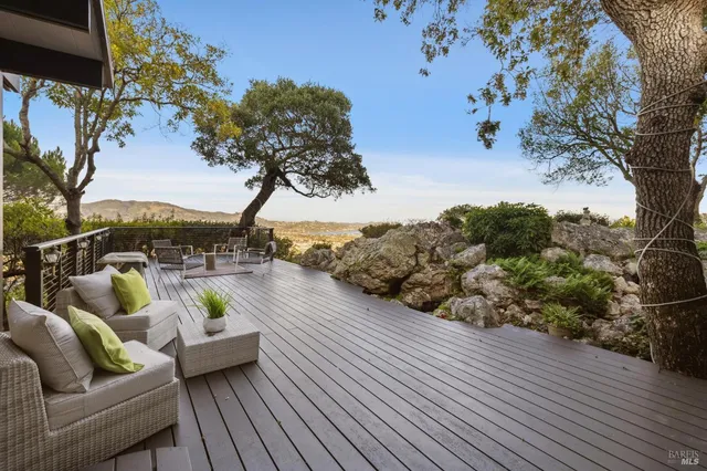 $2,995,000 | 25 Oakhurst Road, San Rafael, CA 94901