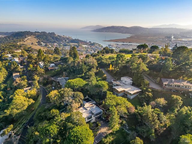 $2,995,000 | 25 Oakhurst Road, San Rafael, CA 94901