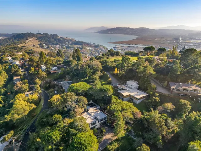 $2,995,000 | 25 Oakhurst Road, San Rafael, CA 94901