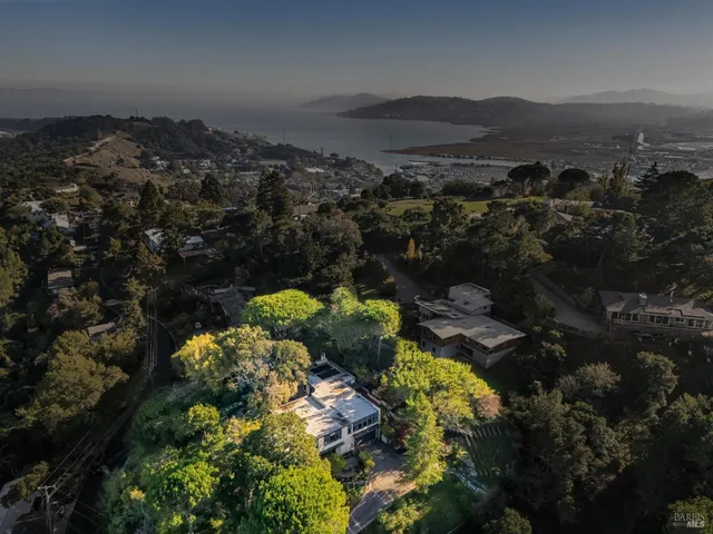 $2,995,000 | 25 Oakhurst Road, San Rafael, CA 94901