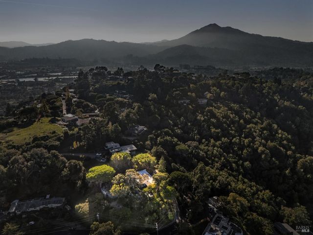 $2,995,000 | 25 Oakhurst Road, San Rafael, CA 94901