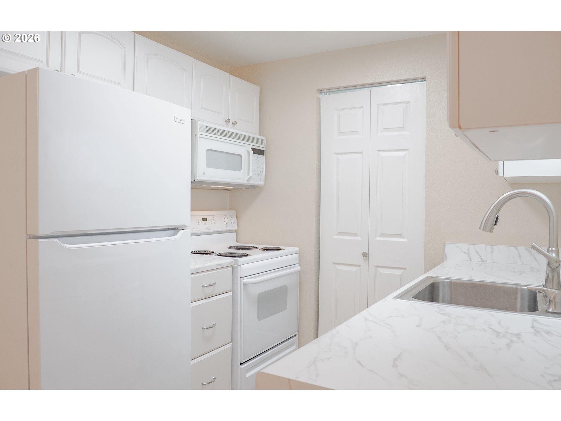 14095 Southwest Walker Road, Unit 71 Beaverton, OR 97005 - Photo 12 of 26