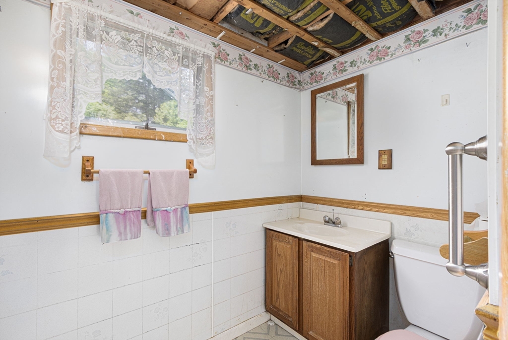 38 Dean Street Rehoboth, MA 02769 - Photo 22 of 42