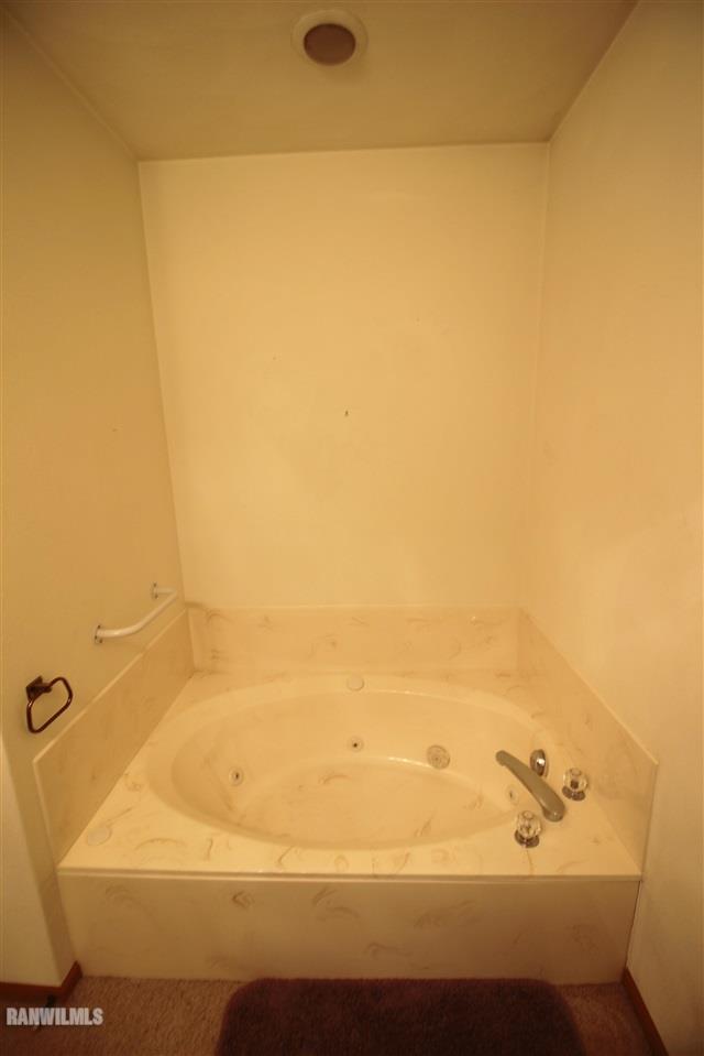 3050 Moss Canyon Road Freeport, IL 61032 - Photo 24 of 27 Gallery Image 24