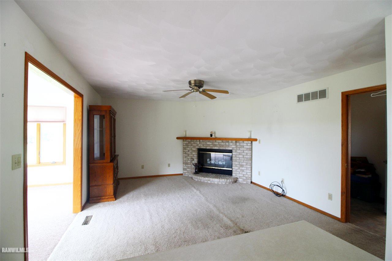 3050 Moss Canyon Road Freeport, IL 61032 - Photo 10 of 27 Gallery Image 10
