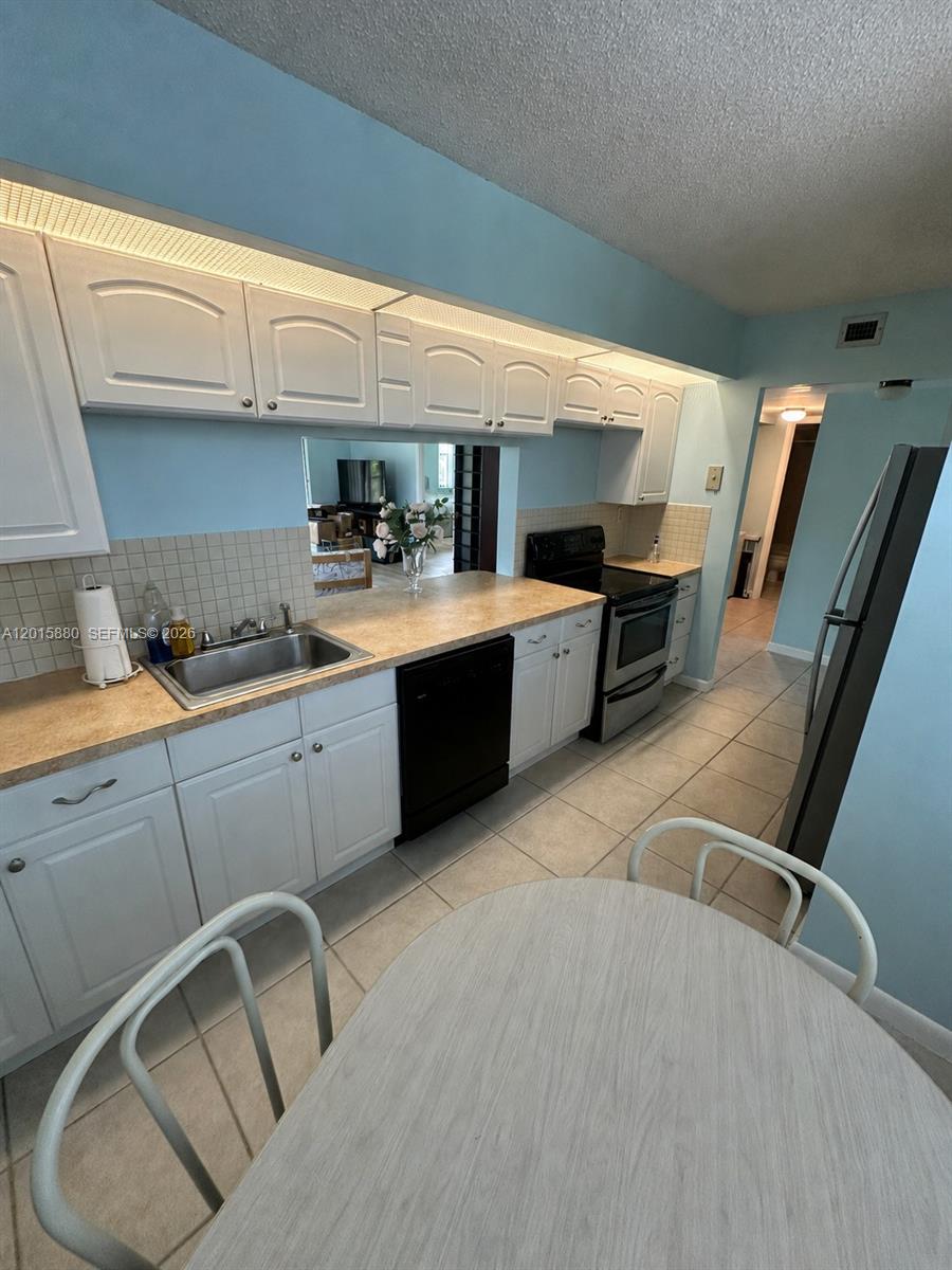 6800 Cypress Road, Unit 415 Plantation, FL 33317 - Photo 1 of 27