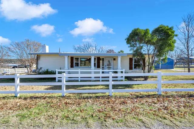 $275,000 | 200 Lakeshore Loop, Tow, TX 78672