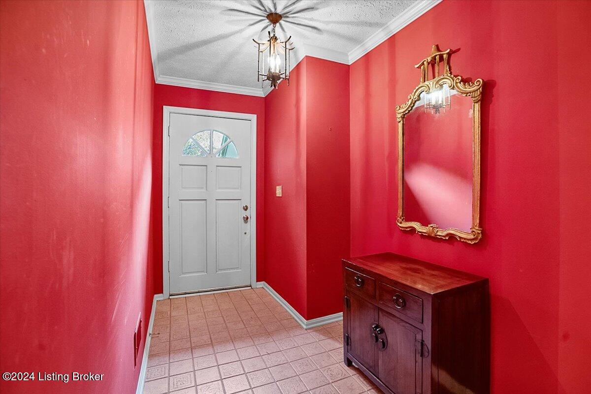 12016 Running Creek Road Louisville, KY 40243 - Photo 2 of 17 Hallway