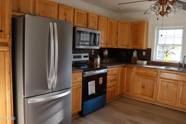 $239,000 | 1203 1st Avenue East, Big Stone Gap, VA 24219