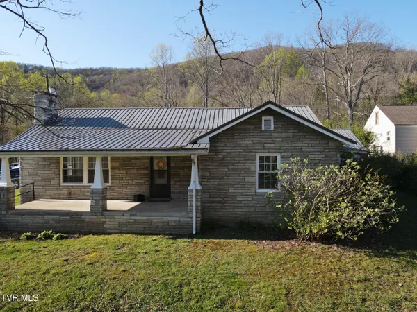 $239,000 | 1203 1st Avenue East, Big Stone Gap, VA 24219