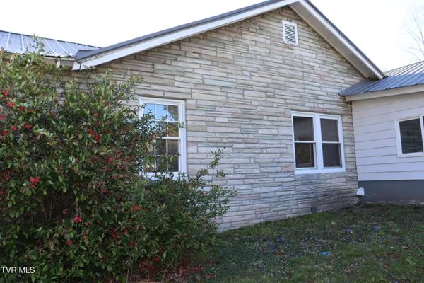 $239,000 | 1203 1st Avenue East, Big Stone Gap, VA 24219
