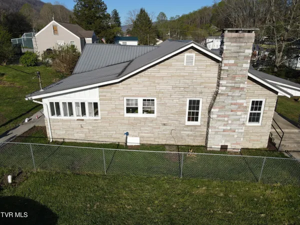 $239,000 | 1203 1st Avenue East, Big Stone Gap, VA 24219