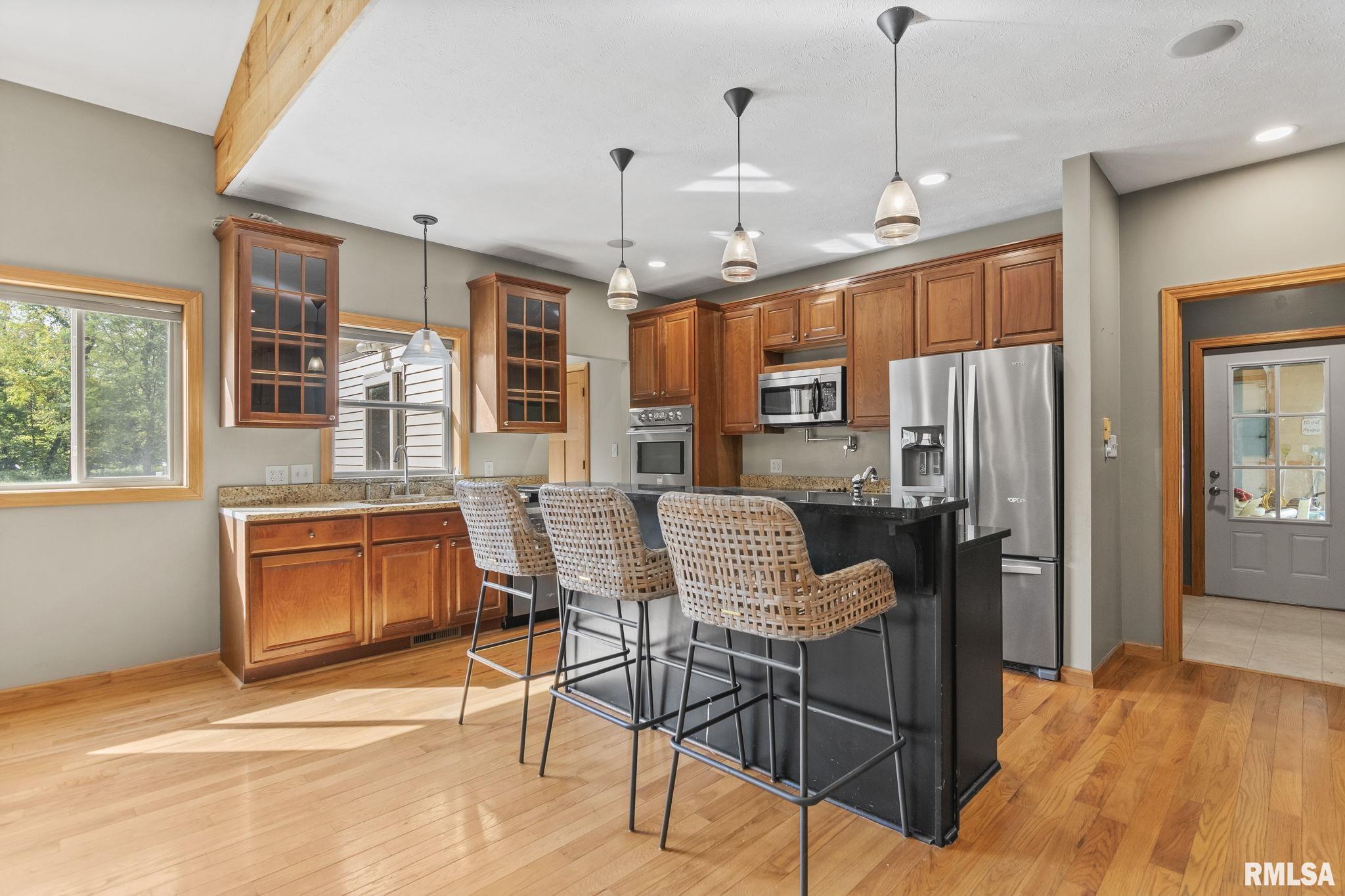 10 South Griffith Creek Road Mechanicsburg, IL 62545 - Photo 14 of 81